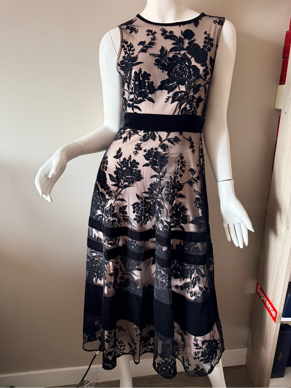 TAYLOR Black Velvet Floral Lace Light Pink Overlay Midi Dress